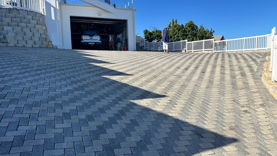5 Bedroom Property for Sale in Dana Bay Western Cape
